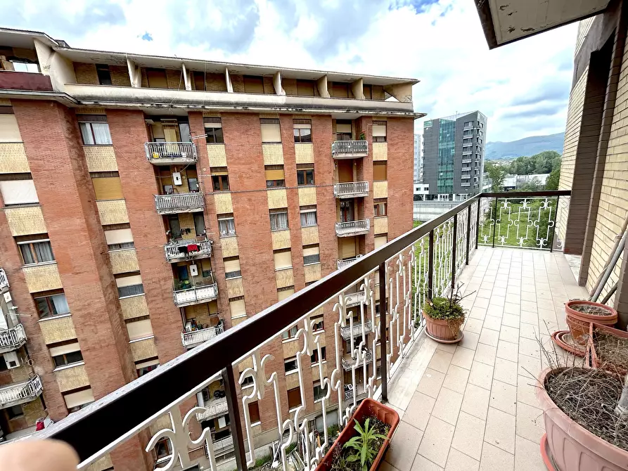 Immagine 16 di Pentalocale in vendita  in Via Tagliamento 85 a Avellino