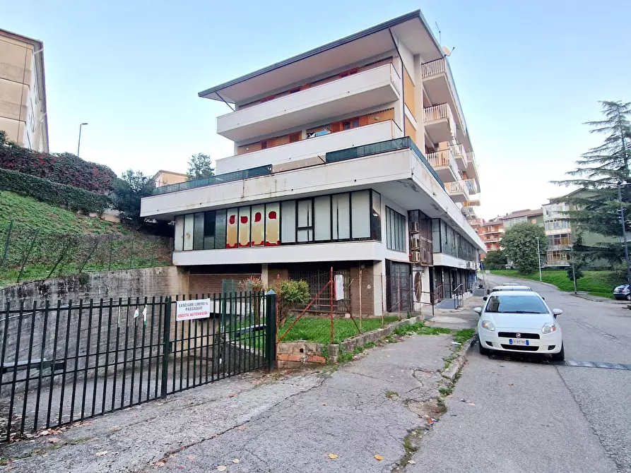 Immagine 1 di Garage in vendita  in Via Urelio Nicolodi 25 a Avellino