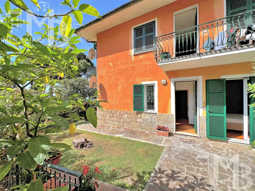 Immagine 2 di Bilocale in vendita  in Via Romagneno 64 a Recco