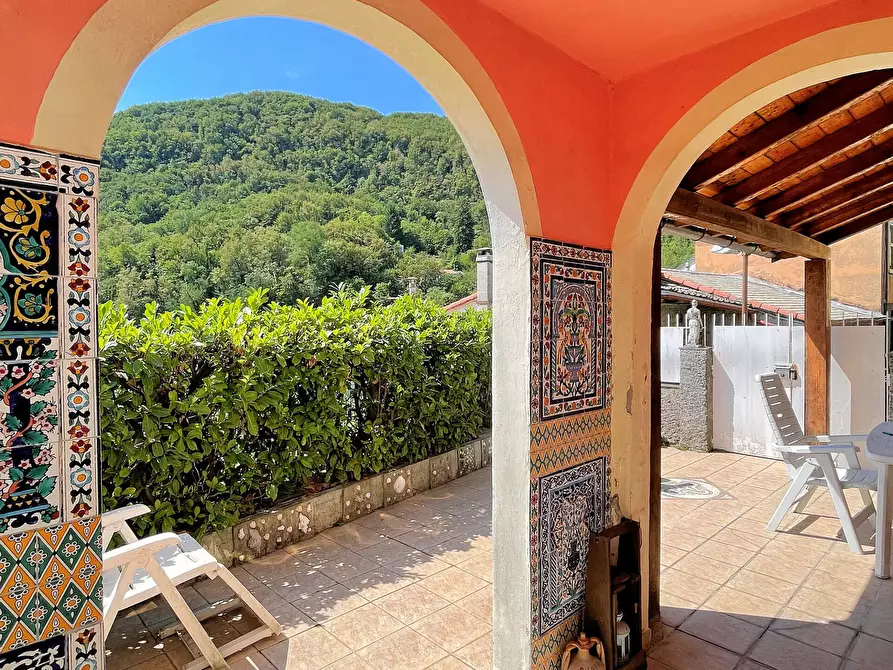 Immagine 5 di Casa semindipendente in vendita  in Frazione Pannesi 107 a Lumarzo