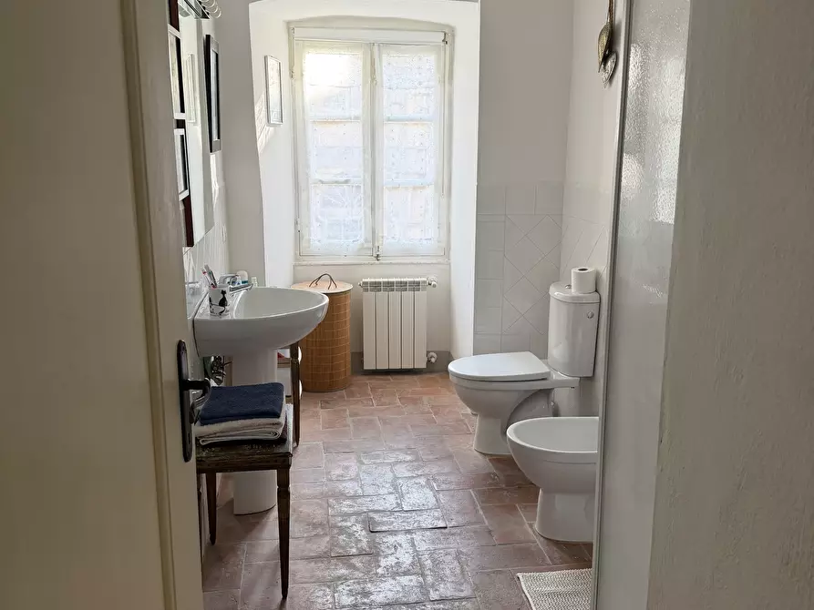 Immagine 7 di Quadrilocale in affitto  a Sarzana