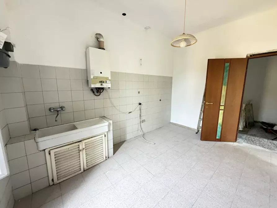 Immagine 24 di Appartamento in vendita  in Viale Giuseppe Mazzini a Sarzana