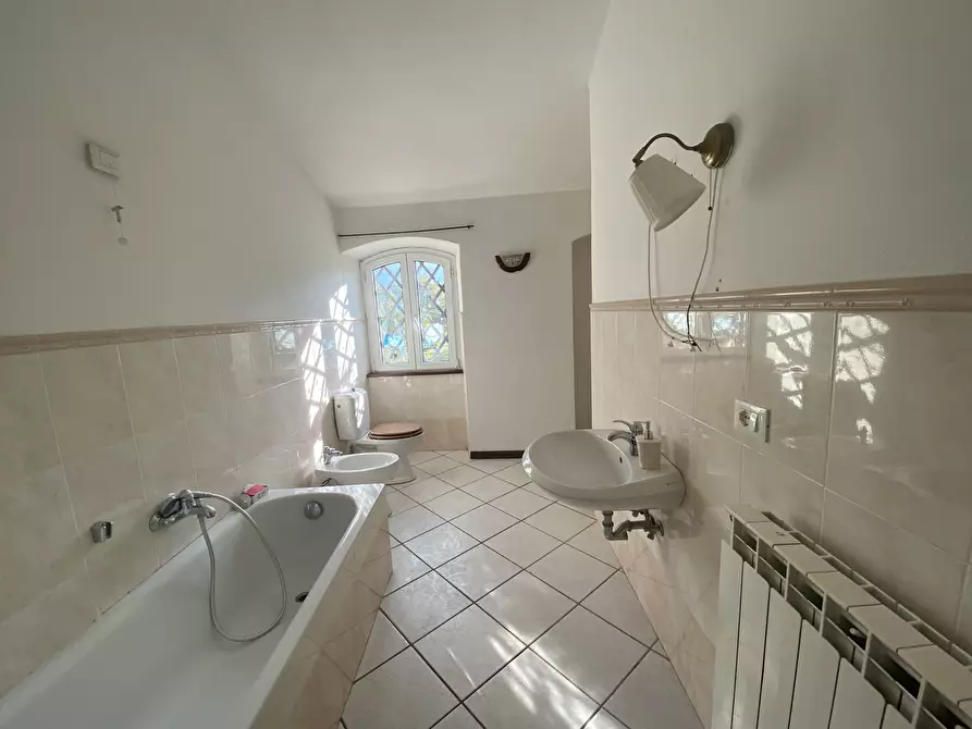 Immagine 9 di Casa indipendente in vendita  a Ameglia