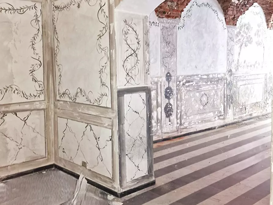 Immagine 3 di Locale commerciale in vendita  in Piazza Giacomo Matteotti 61 a Sarzana