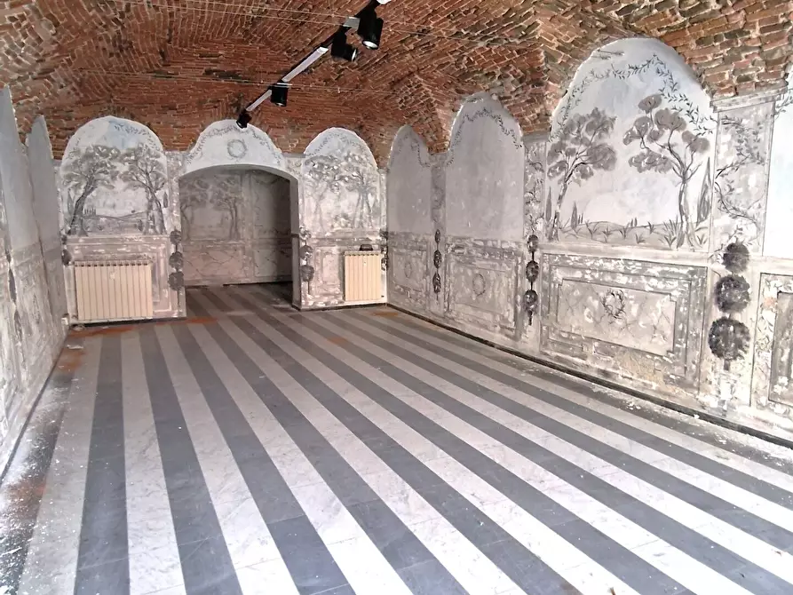 Immagine 7 di Locale commerciale in vendita  in Piazza Giacomo Matteotti 61 a Sarzana