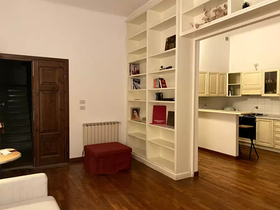 Immagine 47 di Trilocale in affitto  a Sarzana