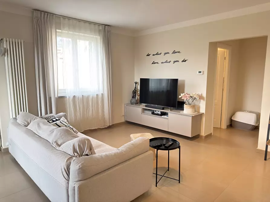 Immagine 3 di Pentalocale in vendita  in Via dei Molini a Sarzana