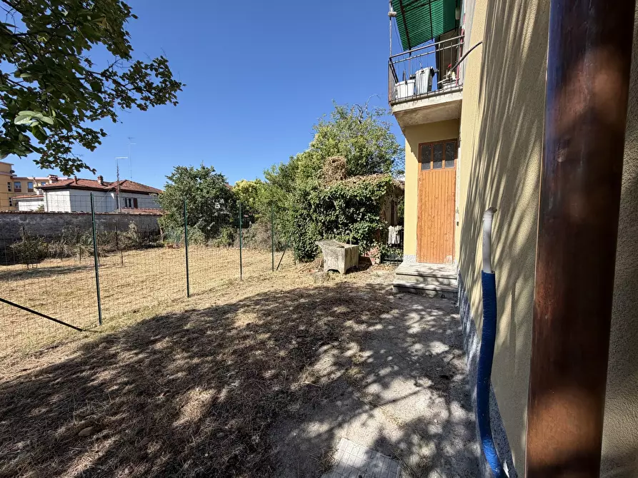 Immagine 2 di Trilocale in affitto  a Sarzana
