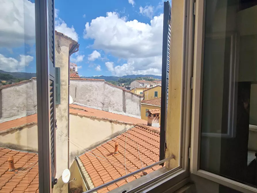 Immagine 50 di Quadrilocale in affitto  a Sarzana