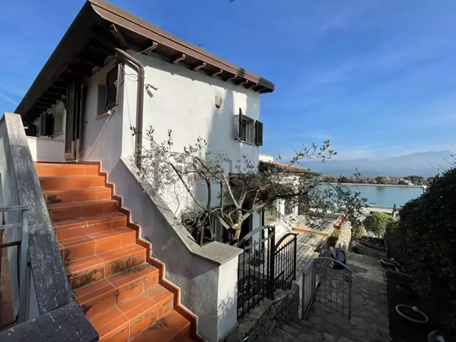 Immagine 5 di Casa indipendente in vendita  a Ameglia