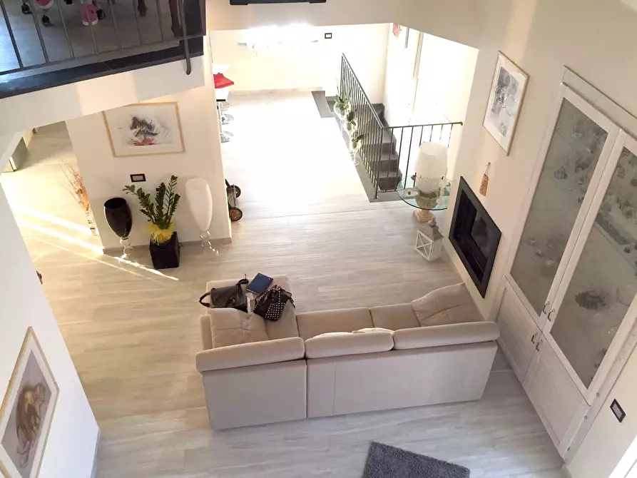 Immagine 2 di Casa indipendente in vendita  a Sarzana