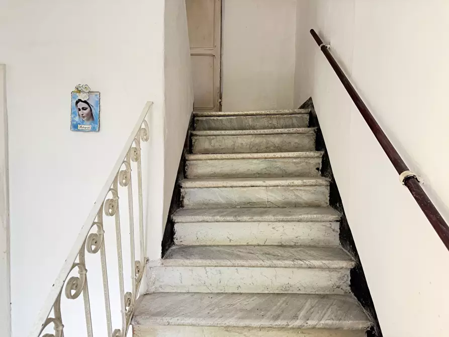 Immagine 14 di Appartamento in vendita  in Viale Giuseppe Mazzini a Sarzana