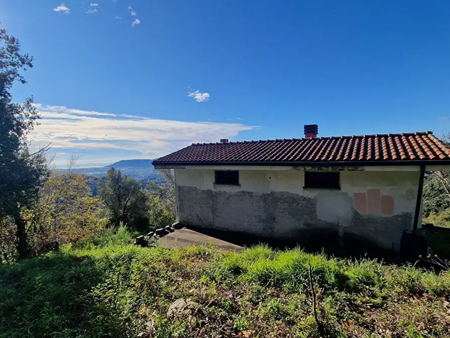 Immagine 1 di Rustico / casale in vendita  a Sarzana