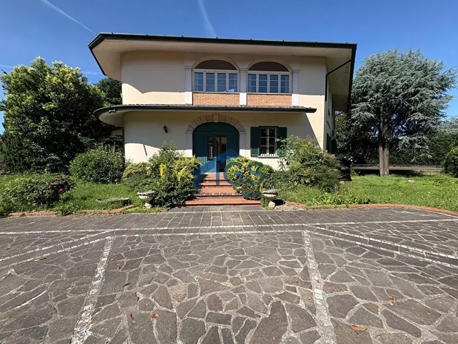 Immagine 2 di Villa in vendita  in Via Santa Giulia 3 a Travagliato