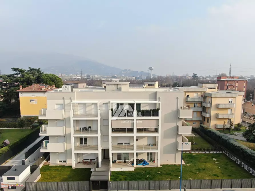 Immagine 27 di Attico in vendita  in Via Chiusure 102 a Brescia