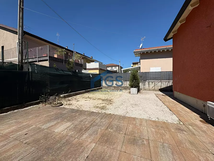 Immagine 4 di Villa in vendita  in Via Perugia a Brescia