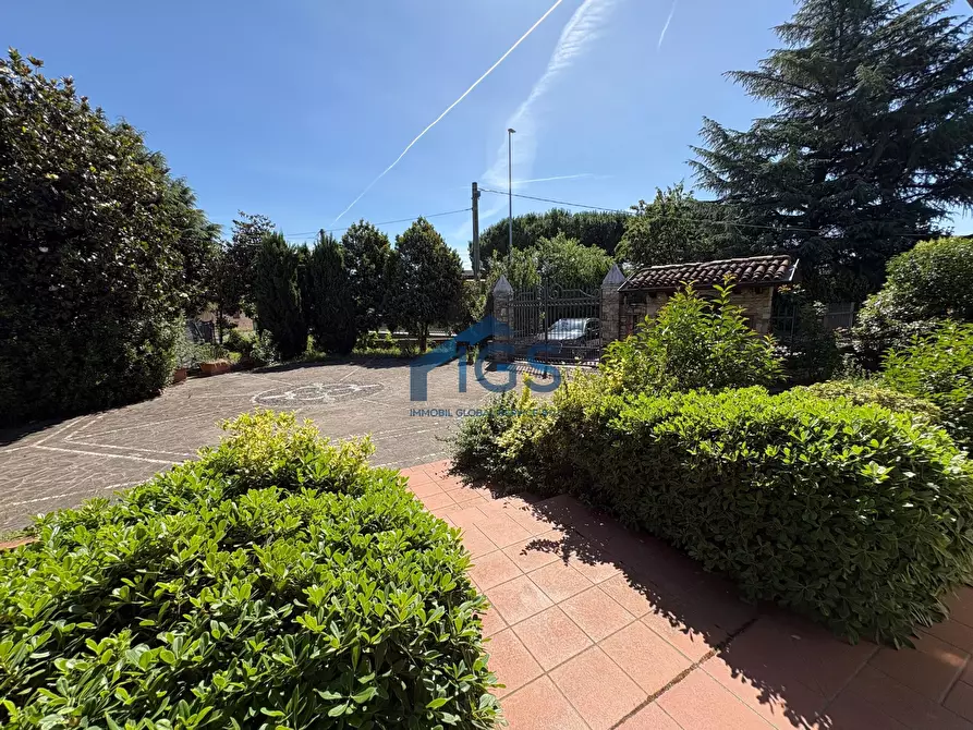 Immagine 5 di Villa in vendita  in Via Santa Giulia 3 a Travagliato