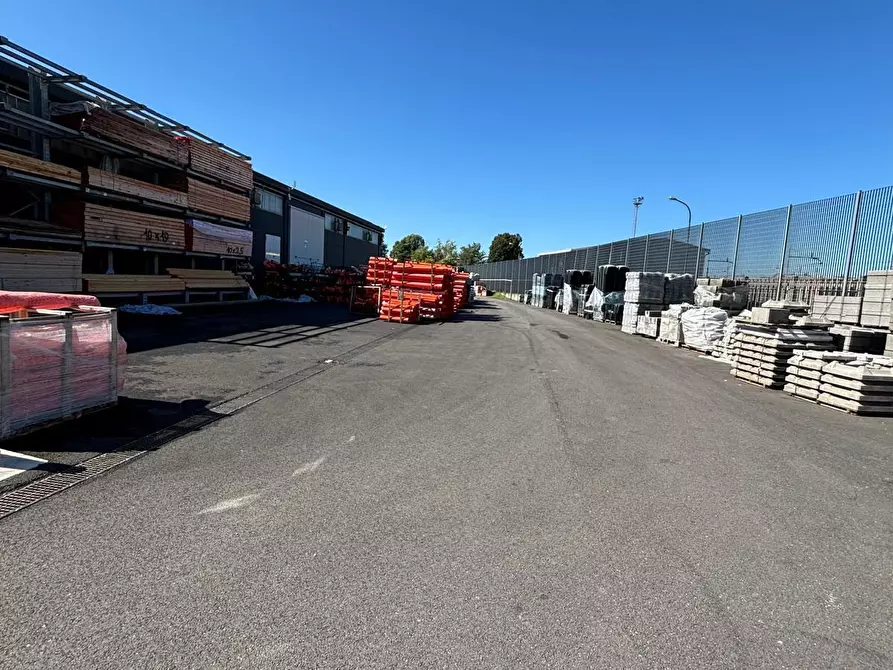 Immagine 10 di Attività artigianale in vendita  in Via Giovanni Scazzola 74 a Alessandria