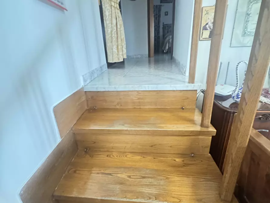 Immagine 30 di Quadrilocale in vendita  a Massa