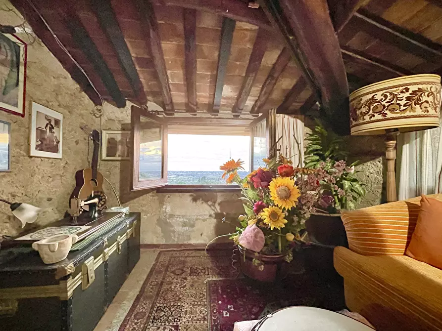 Immagine 82 di Porzione di casa in vendita  a Pietrasanta