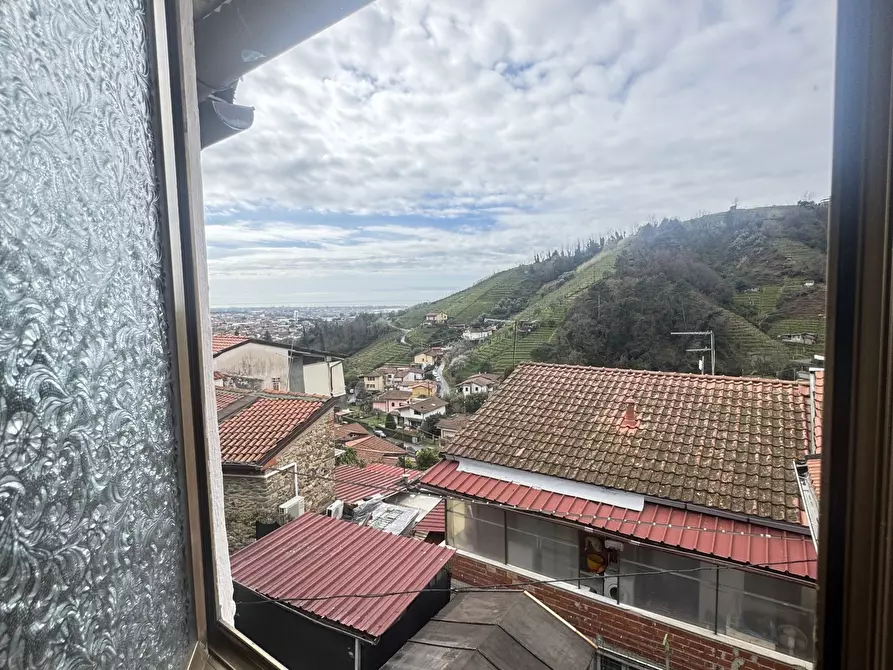 Immagine 29 di Quadrilocale in vendita  a Massa