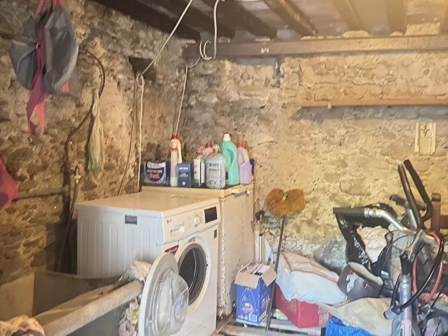 Immagine 15 di Porzione di casa in vendita  a Seravezza