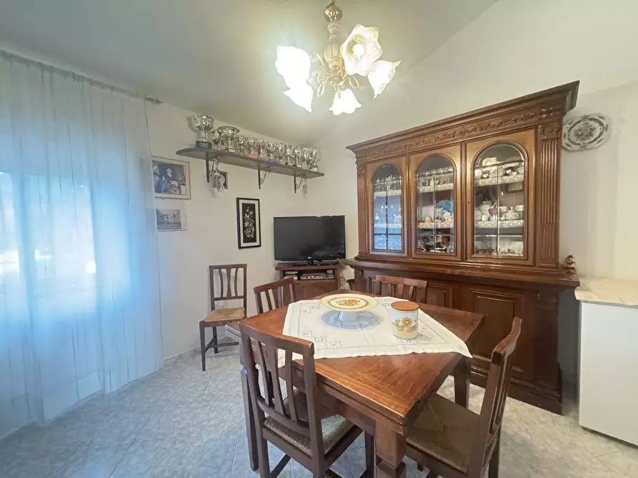 Immagine 23 di Quadrilocale in vendita  a Massa