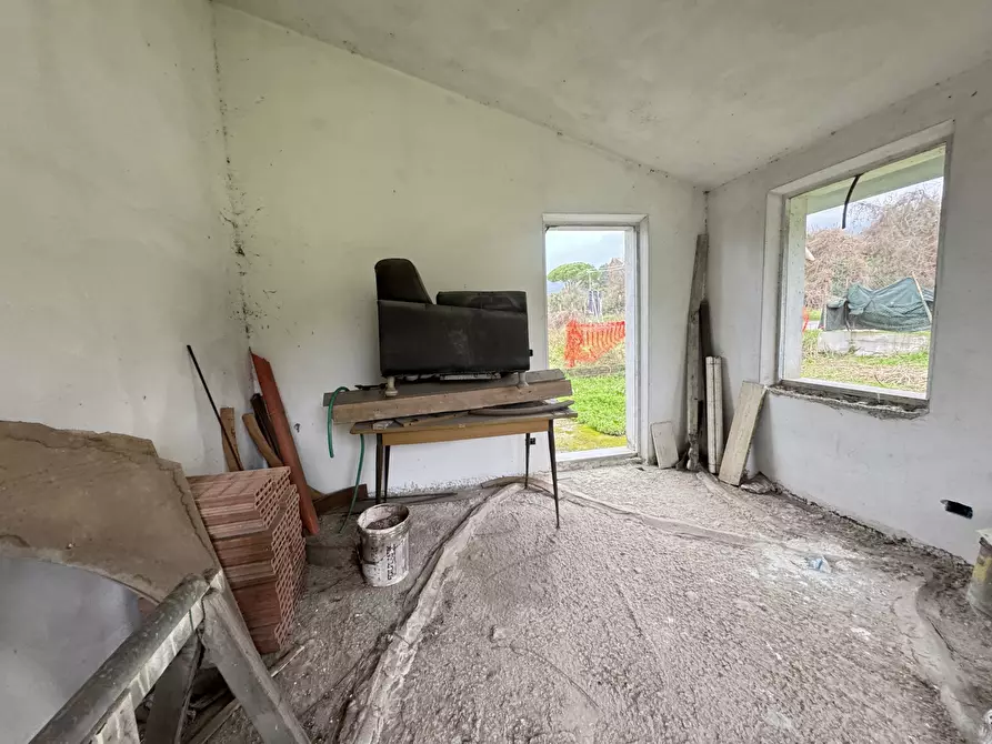 Immagine 4 di Porzione di casa in vendita  a Camaiore