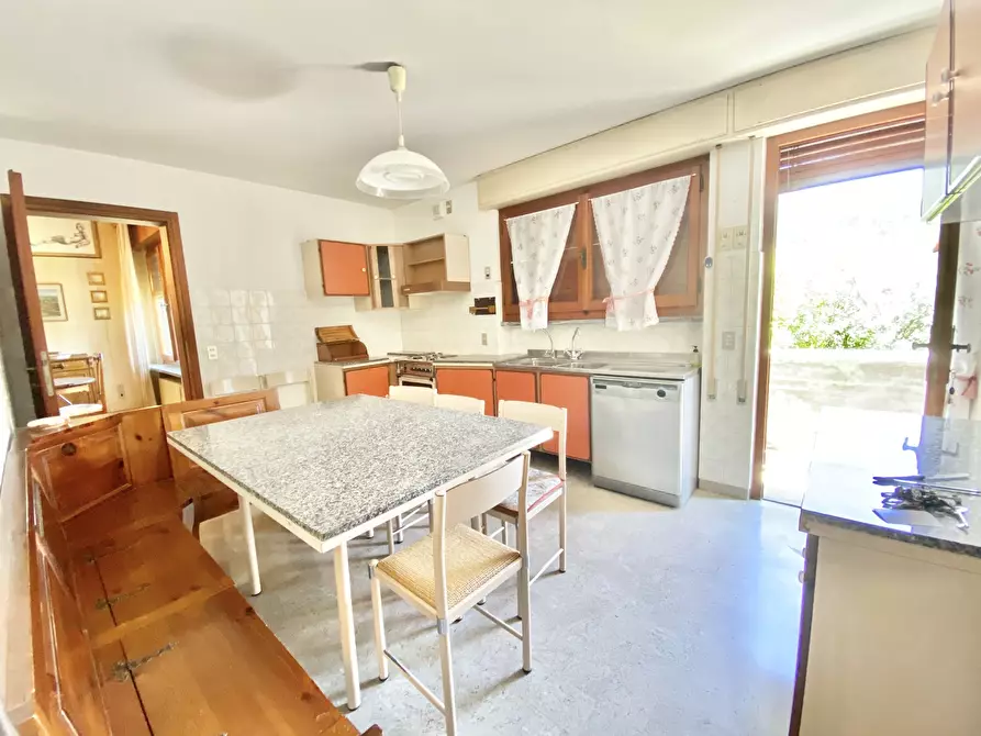 Immagine 28 di Casa indipendente in vendita  a Seravezza