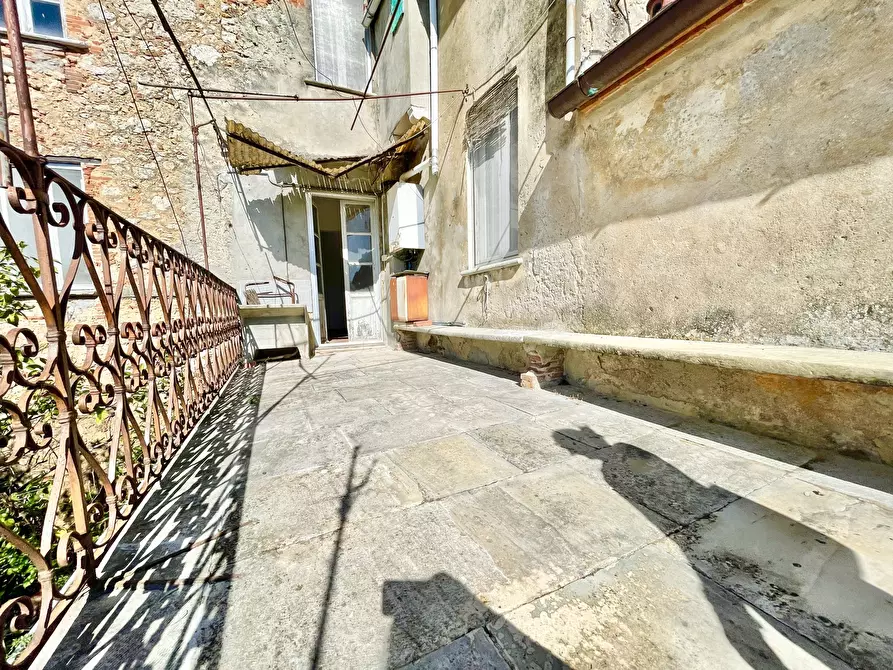 Immagine 58 di Porzione di casa in vendita  a Camaiore