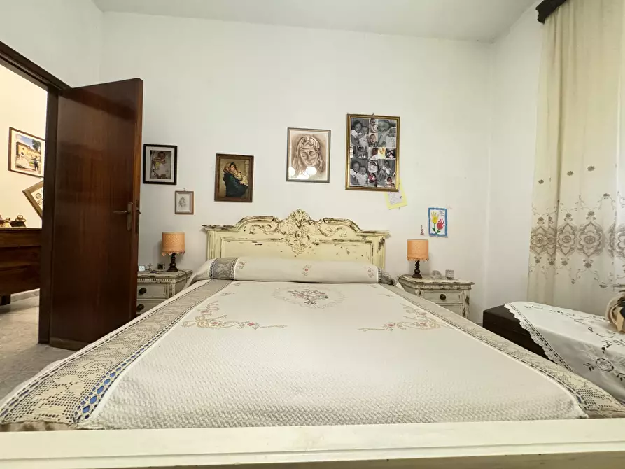 Immagine 30 di Porzione di casa in vendita  a Massa