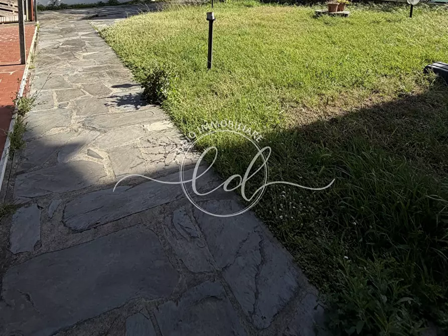 Immagine 76 di Casa indipendente in vendita  a Pietrasanta
