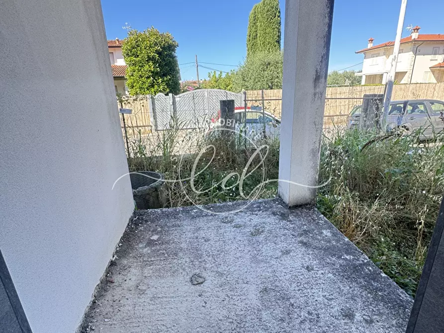 Immagine 4 di Porzione di casa in vendita  a Seravezza