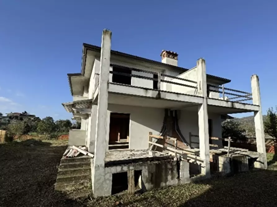 Immagine 10 di Porzione di casa in vendita  a Camaiore