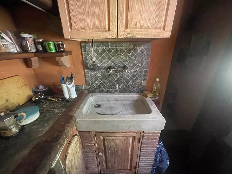 Immagine 41 di Casa indipendente in vendita  a Camaiore