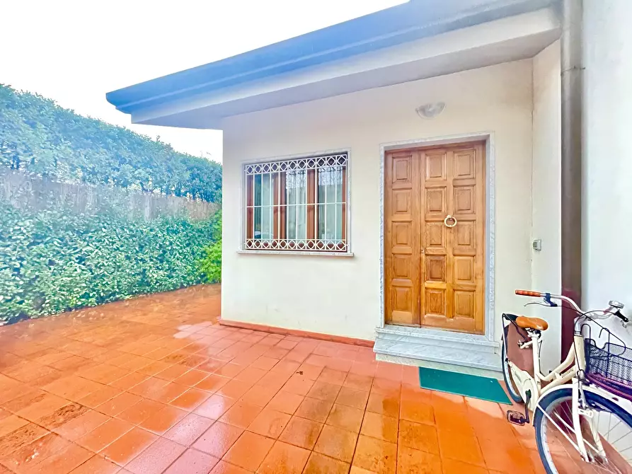 Immagine 4 di Villa in affitto  a Forte Dei Marmi