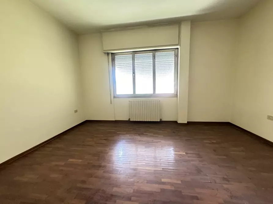 Immagine 72 di Porzione di casa in vendita  a Pietrasanta