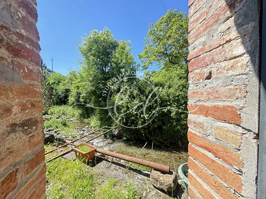 Immagine 8 di Rustico / casale in vendita  a Camaiore