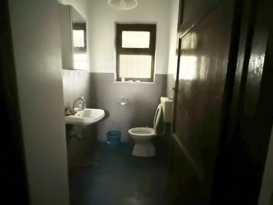 Immagine 29 di Porzione di casa in vendita  a Massa