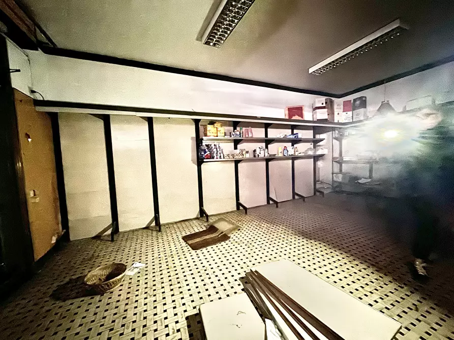 Immagine 32 di Porzione di casa in vendita  a Massa