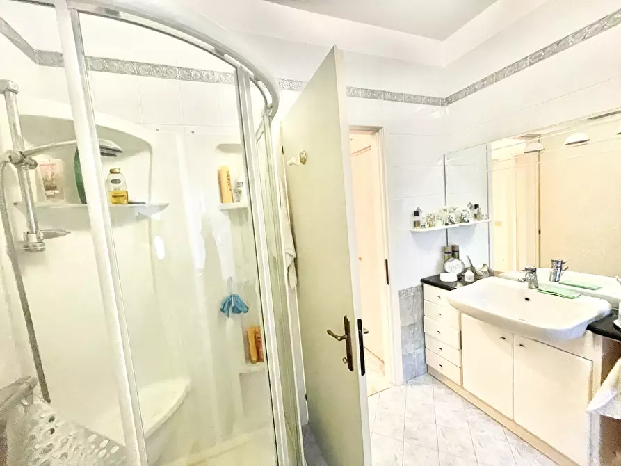 Immagine 22 di Quadrilocale in vendita  a Camaiore