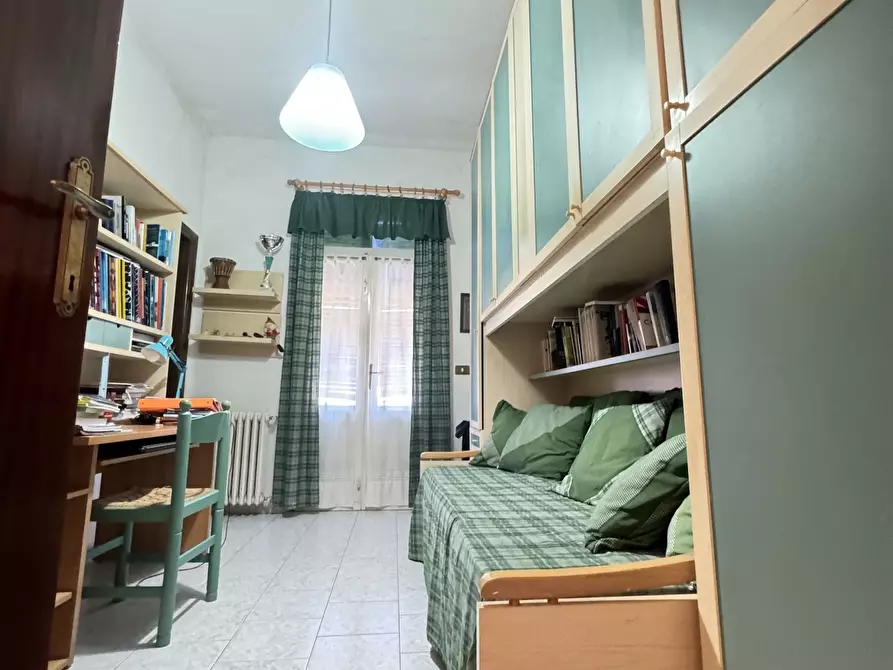 Immagine 32 di Porzione di casa in vendita  a Massa