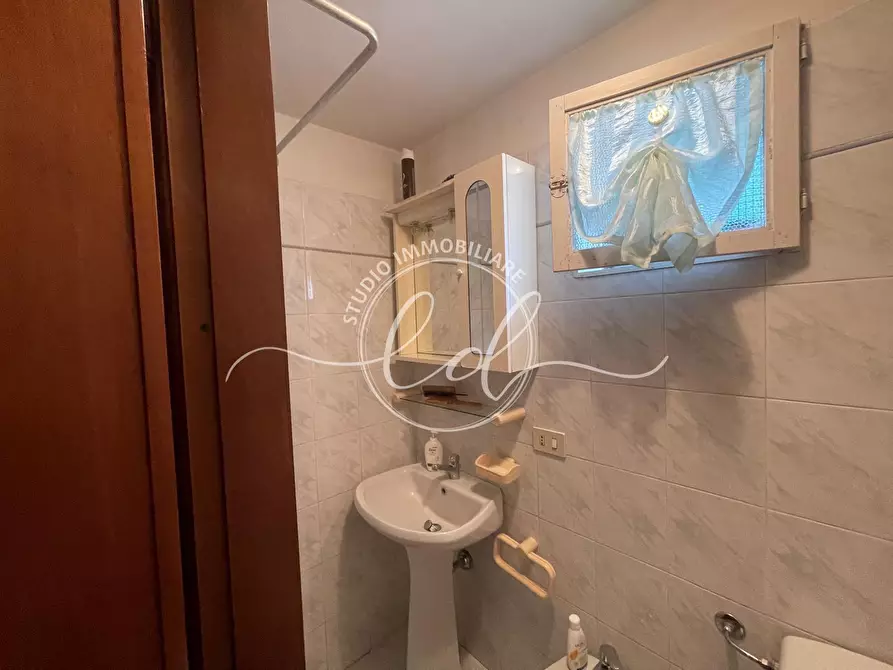 Immagine 33 di Porzione di casa in vendita  a Massarosa