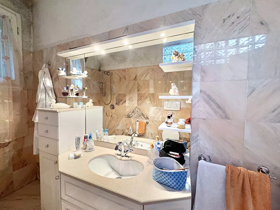 Immagine 22 di Terratetto in vendita  a Seravezza