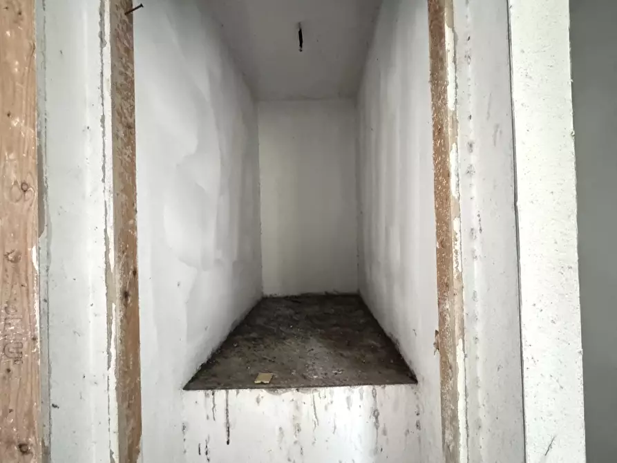 Immagine 26 di Porzione di casa in vendita  a Camaiore