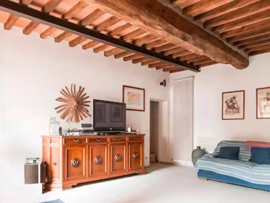 Immagine 9 di Appartamento in affitto  a Pietrasanta