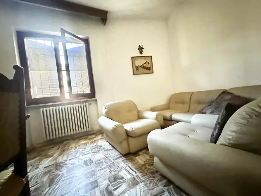 Immagine 28 di Porzione di casa in vendita  a Massa