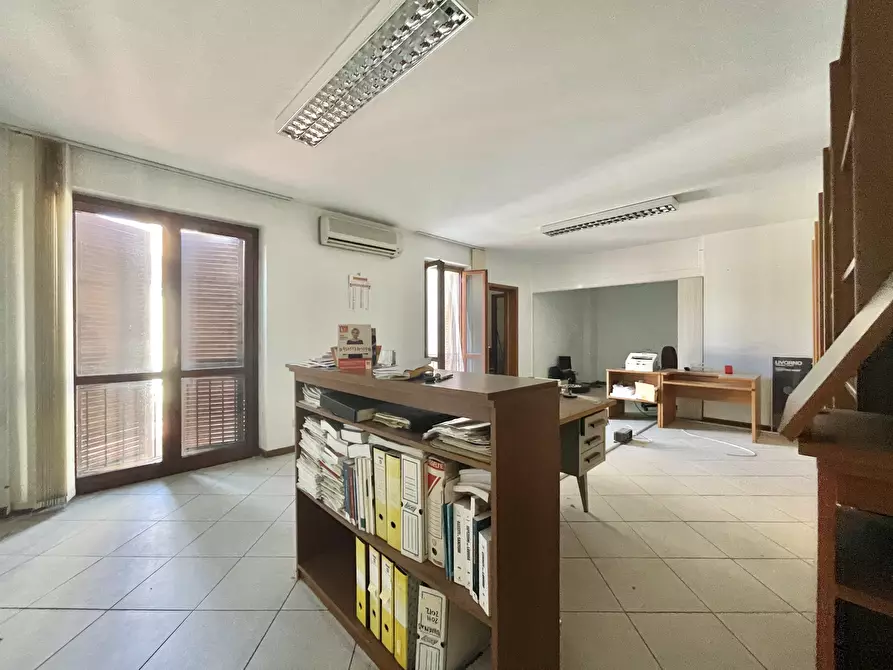 Immagine 9 di Bilocale in vendita  a Montignoso