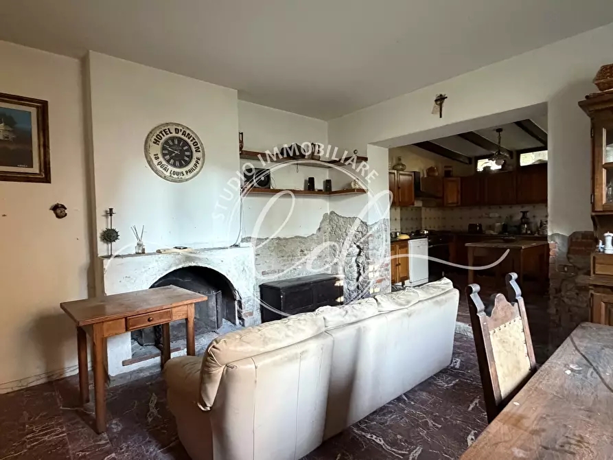 Immagine 12 di Porzione di casa in vendita  a Seravezza