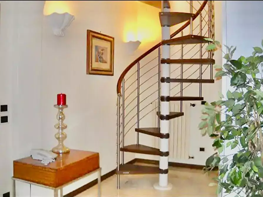 Immagine 11 di Appartamento in vendita  a Pietrasanta